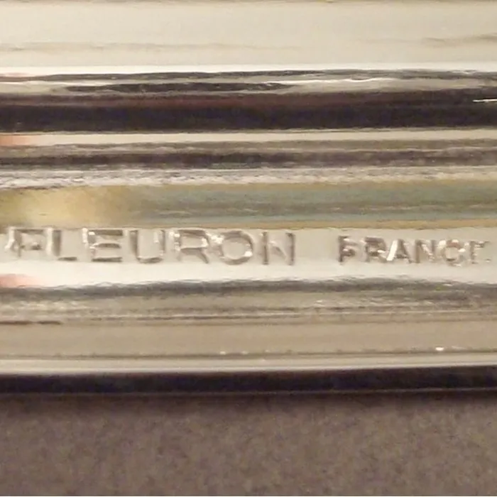 Plat octogonal en métal argenté ART DECO par Fleuron - Le palais des bricoles