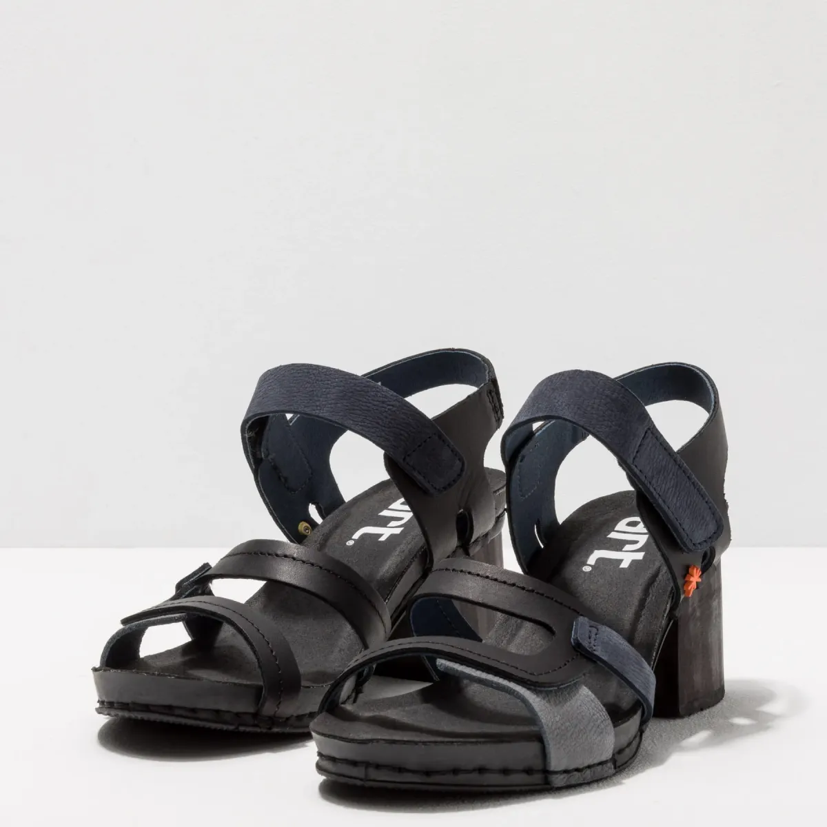 Sandales à talon en bois multi lanières - Noir