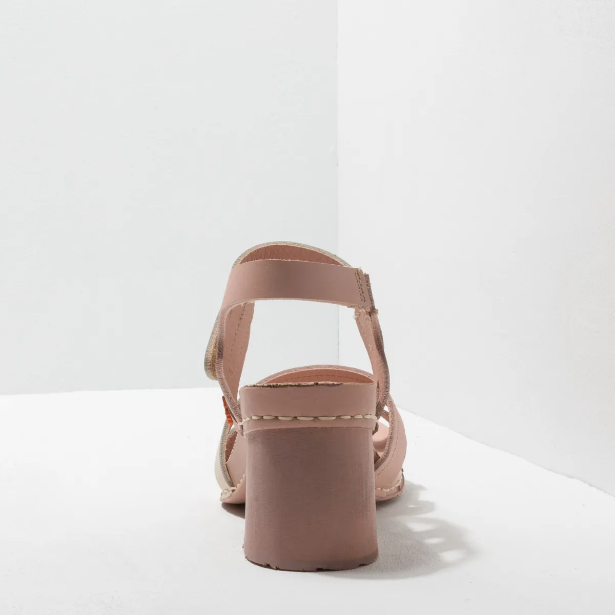 Sandales à talon en bois multi lanières - Rose